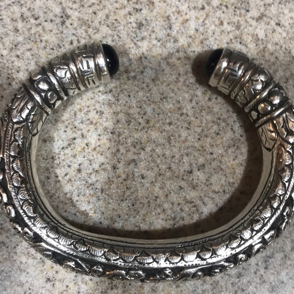 Open-end sterling silver cuff bracelet. - Picture 2 of 6